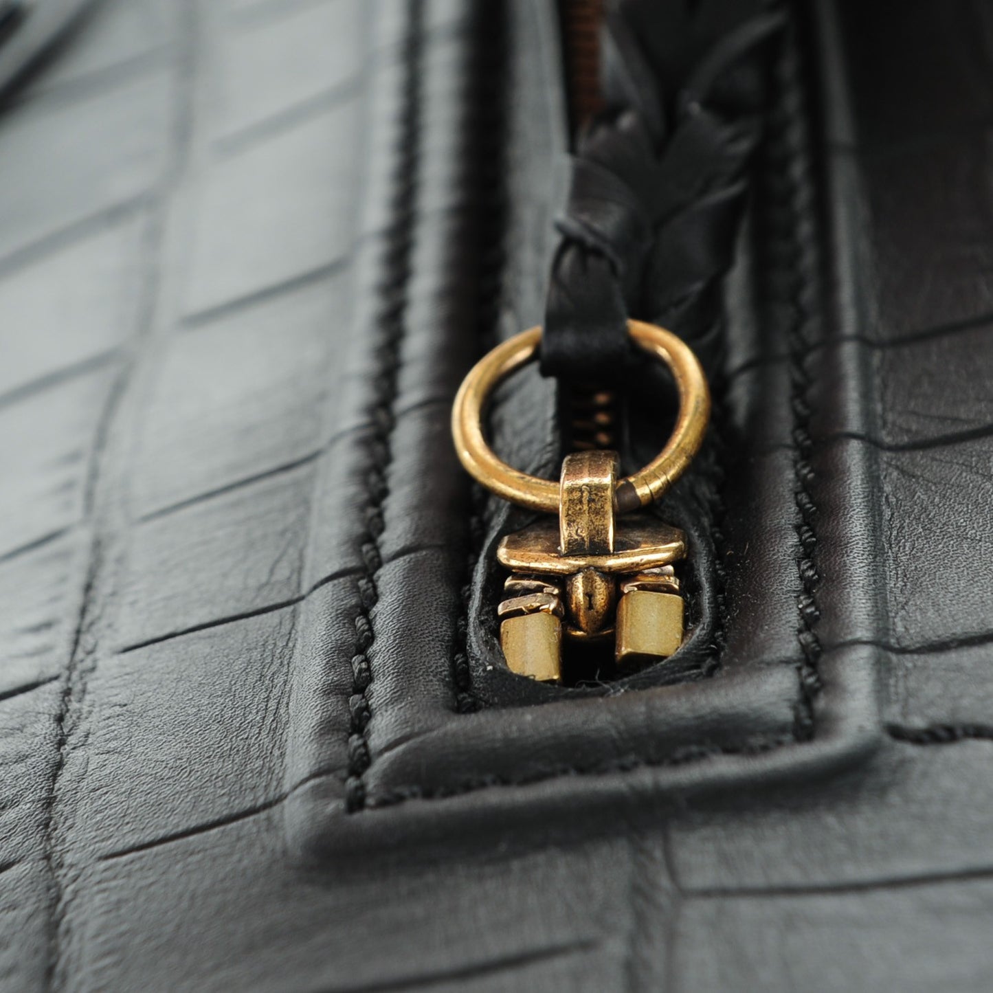 Crocodile Embossed Calfskin Medium Phantom Luggage Black