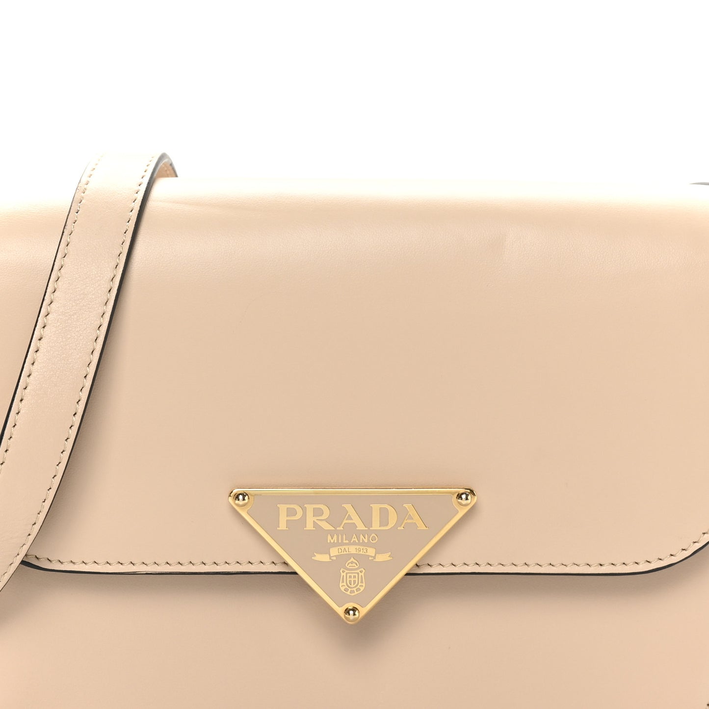 Box Calfskin Triangle Embleme Flap Shoulder Bag Sabbia