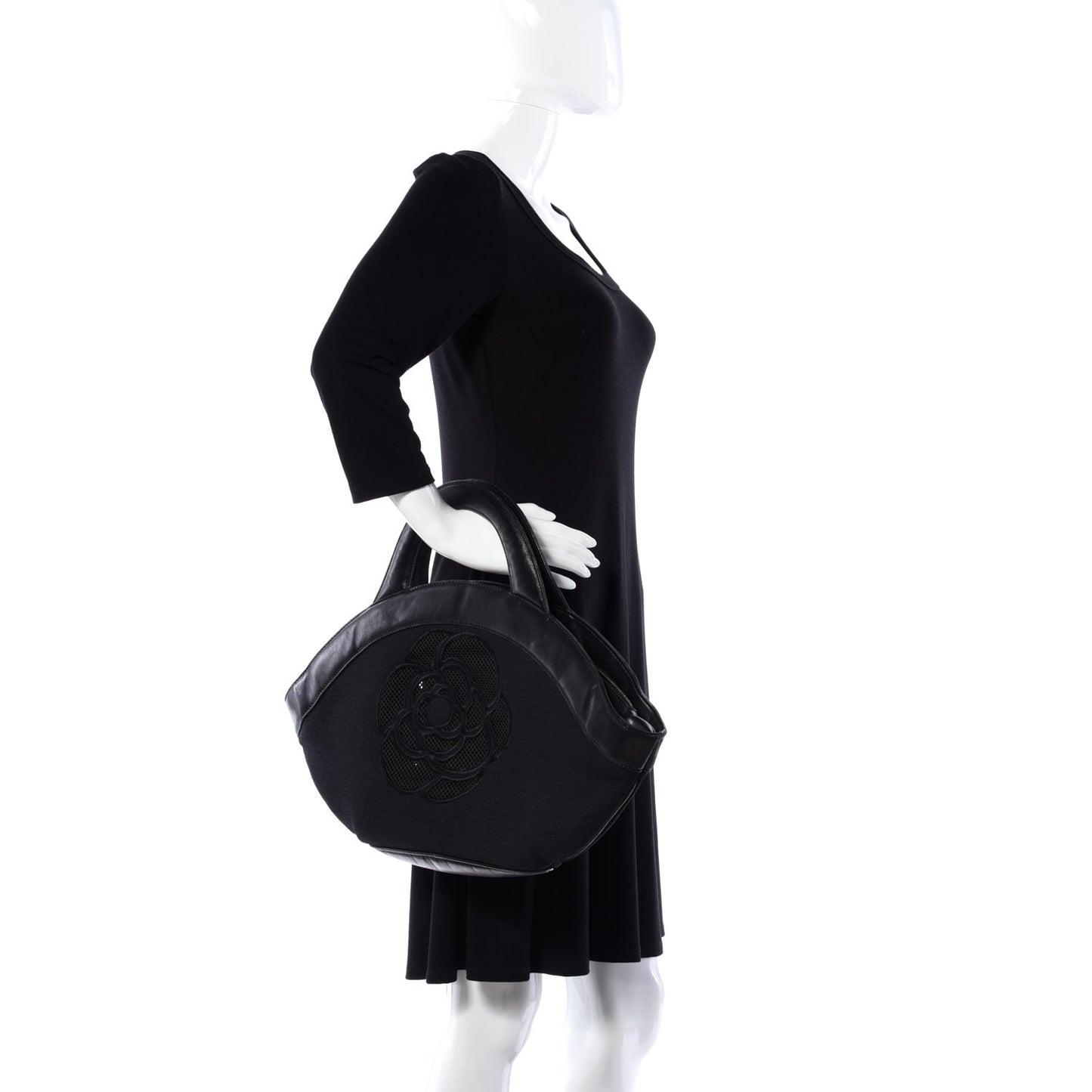 Linen Lambskin Mesh Camellia CC Tote Black