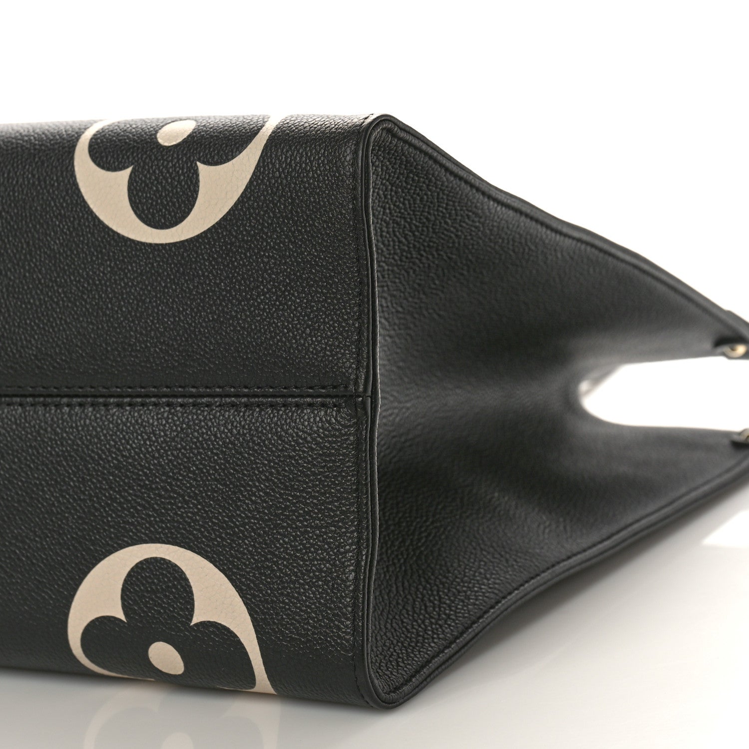 Louis Vuitton Empreinte Monogram Giant Onthego GM Black Beige 9 of 9
