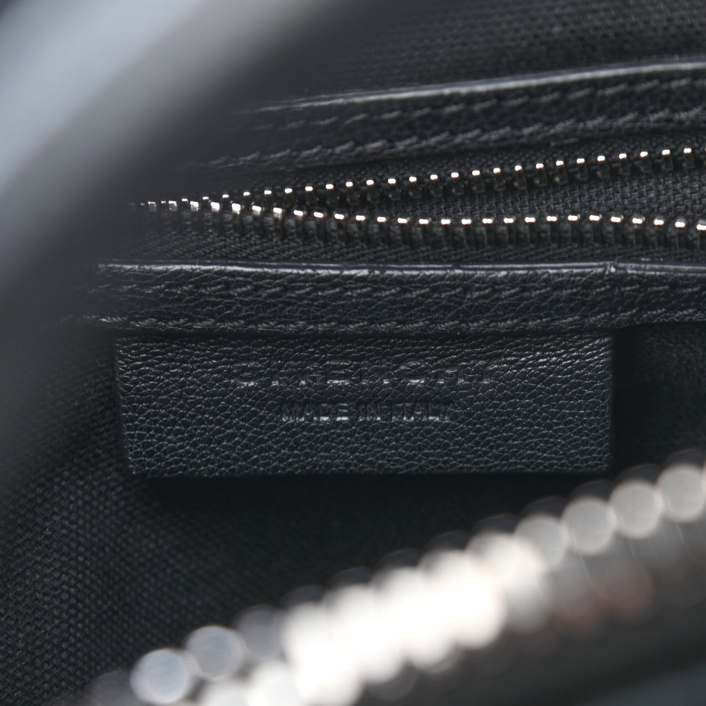 Sugar Goatskin Medium Antigona Black