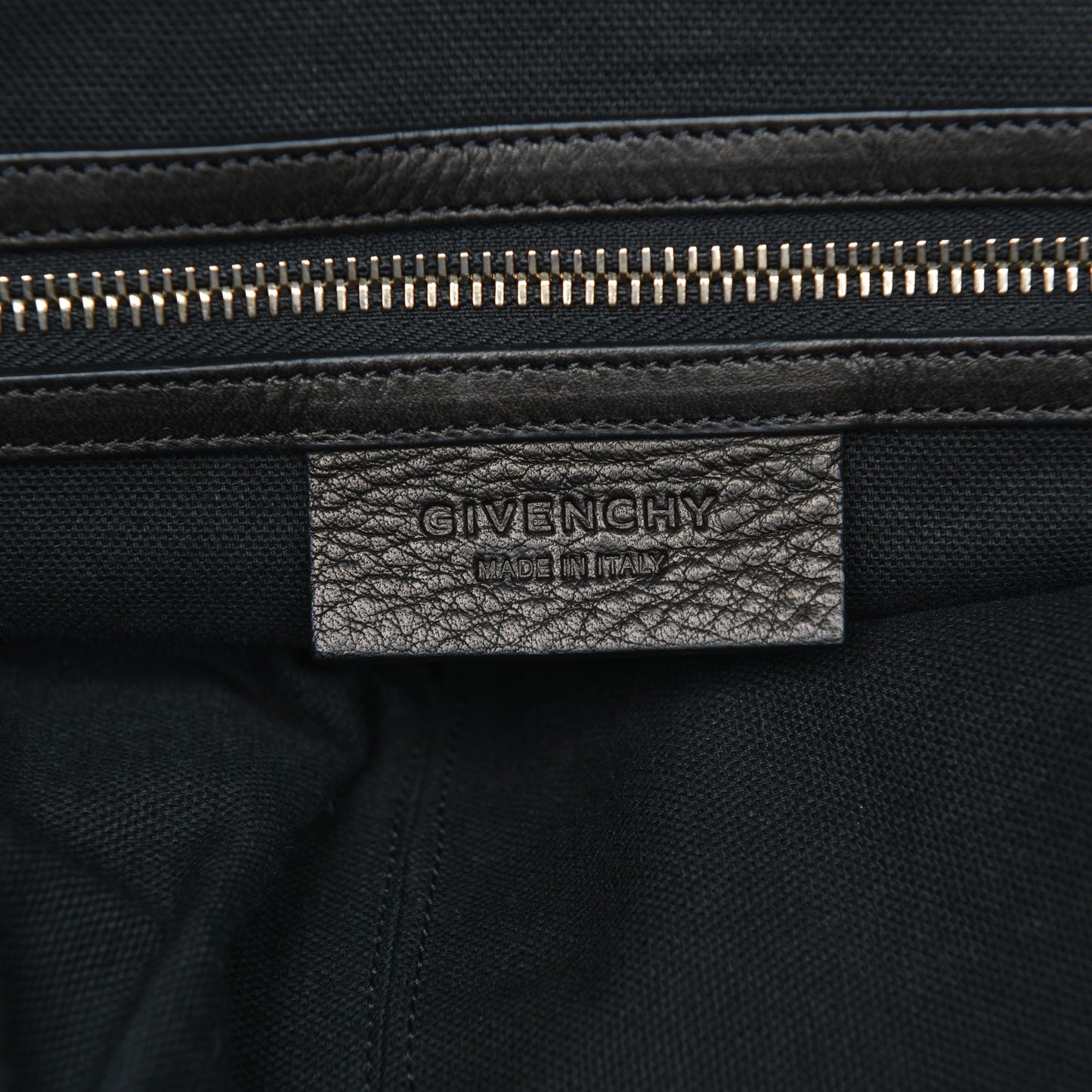 Grained Calfskin Medium Zip Animation Nightingale Black