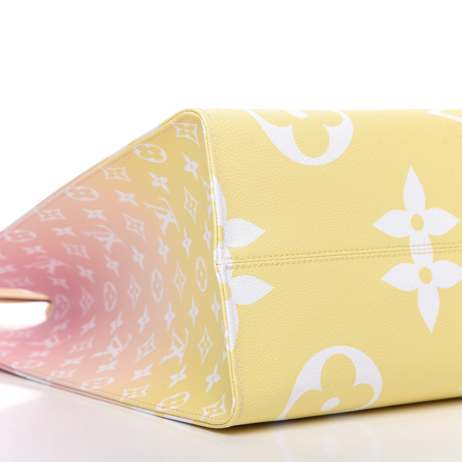 Louis Vuitton Monogram Giant By The Pool Onthego GM Light Pink 6 of 11