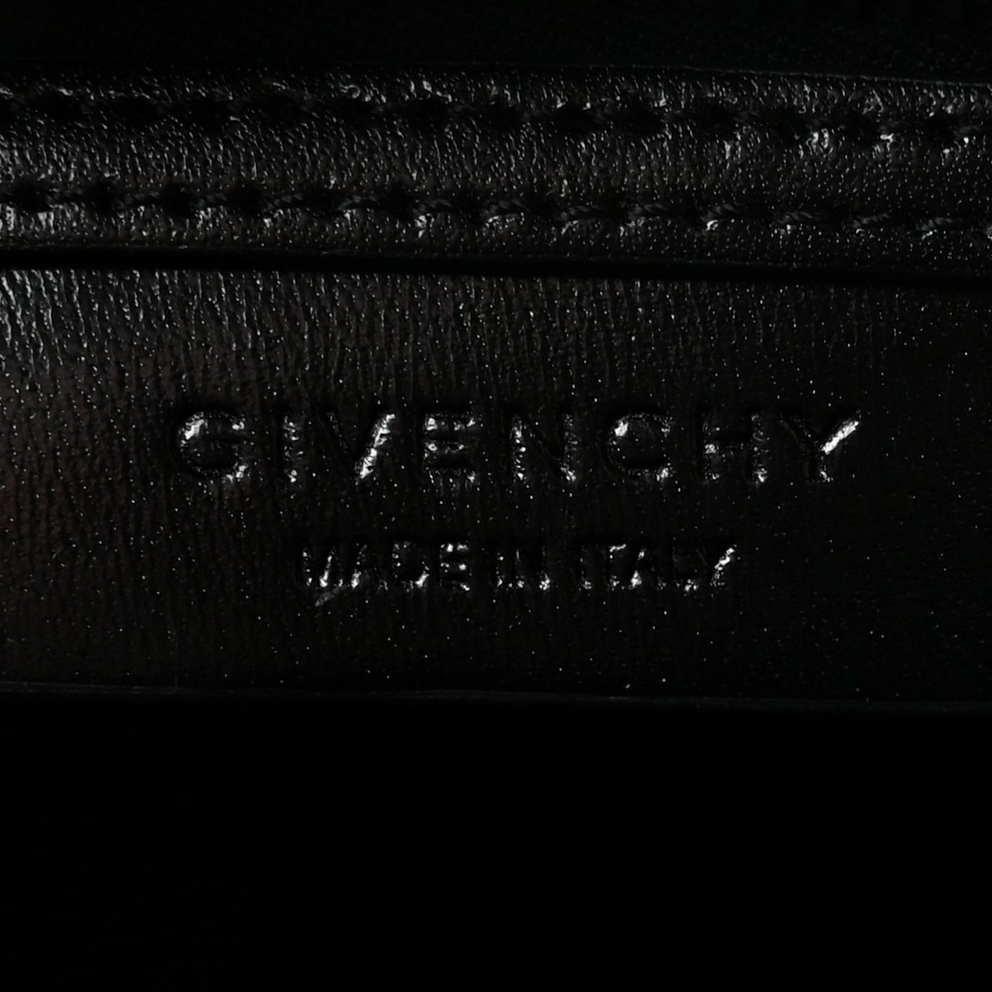 Shiny Lord Calfskin Medium Antigona Black