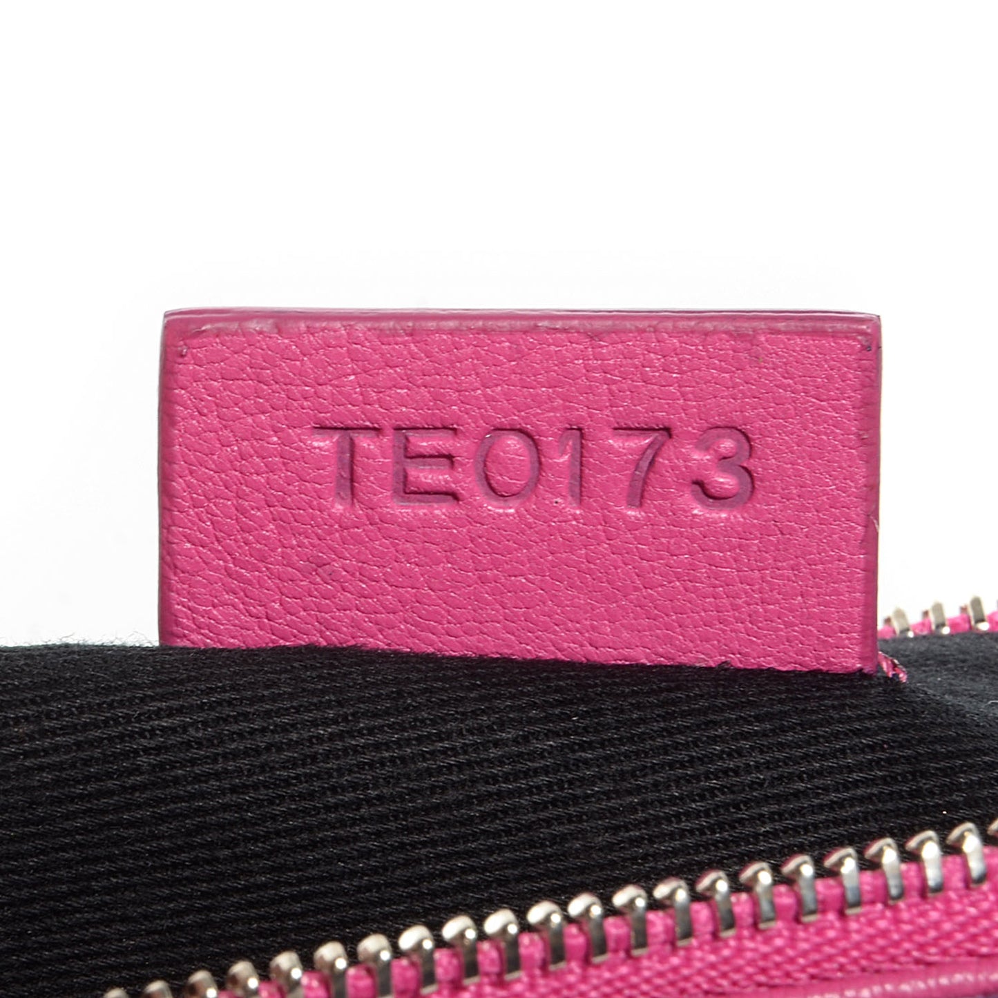 Sugar Goatskin Medium Antigona Pouch Fushia