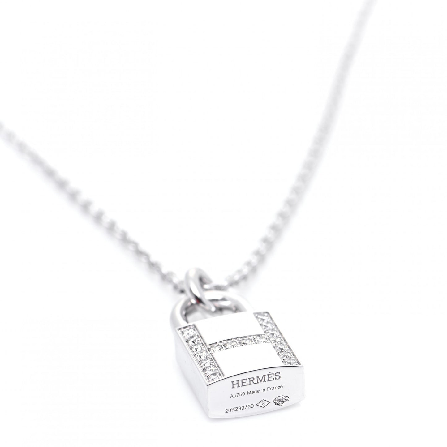18K White Gold Diamond Amulettes Cadenas Pendant Necklace