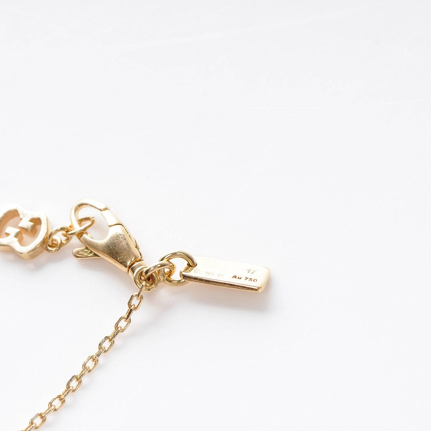 Gucci 18K Yellow Gold Diamantissima Heart Bracelet 5 of 7