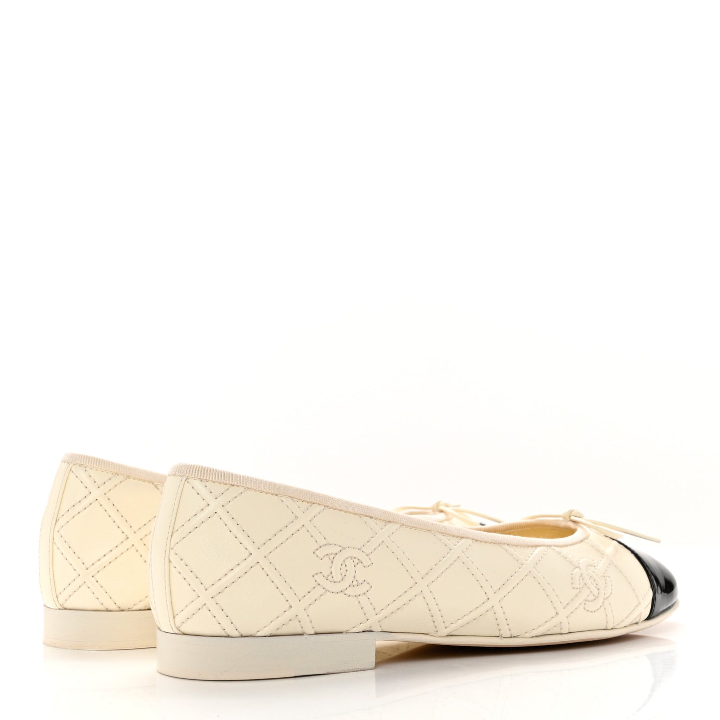Lambskin Patent Double Stitched CC Cap Toe Ballerina Flats 39 Ivory Black