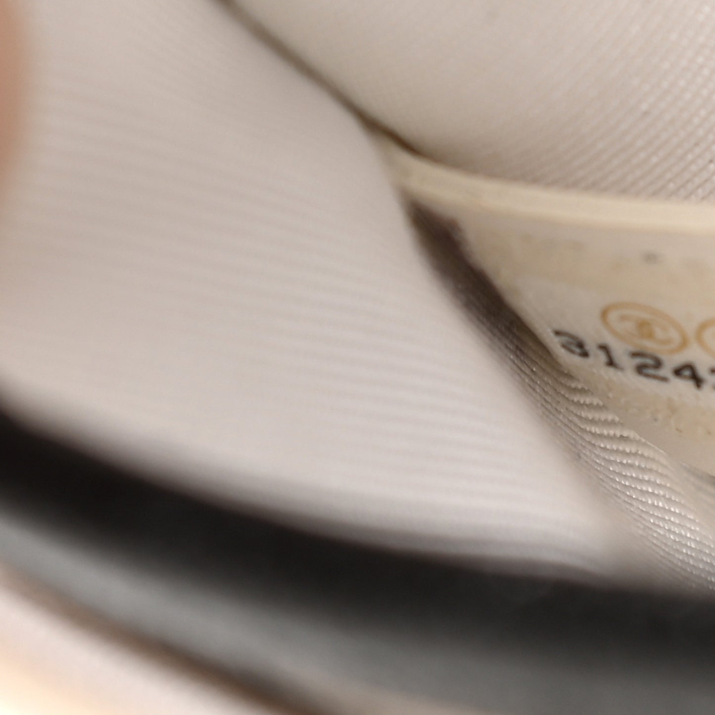 Caviar Quilted Mini Round Messenger Flap White Black