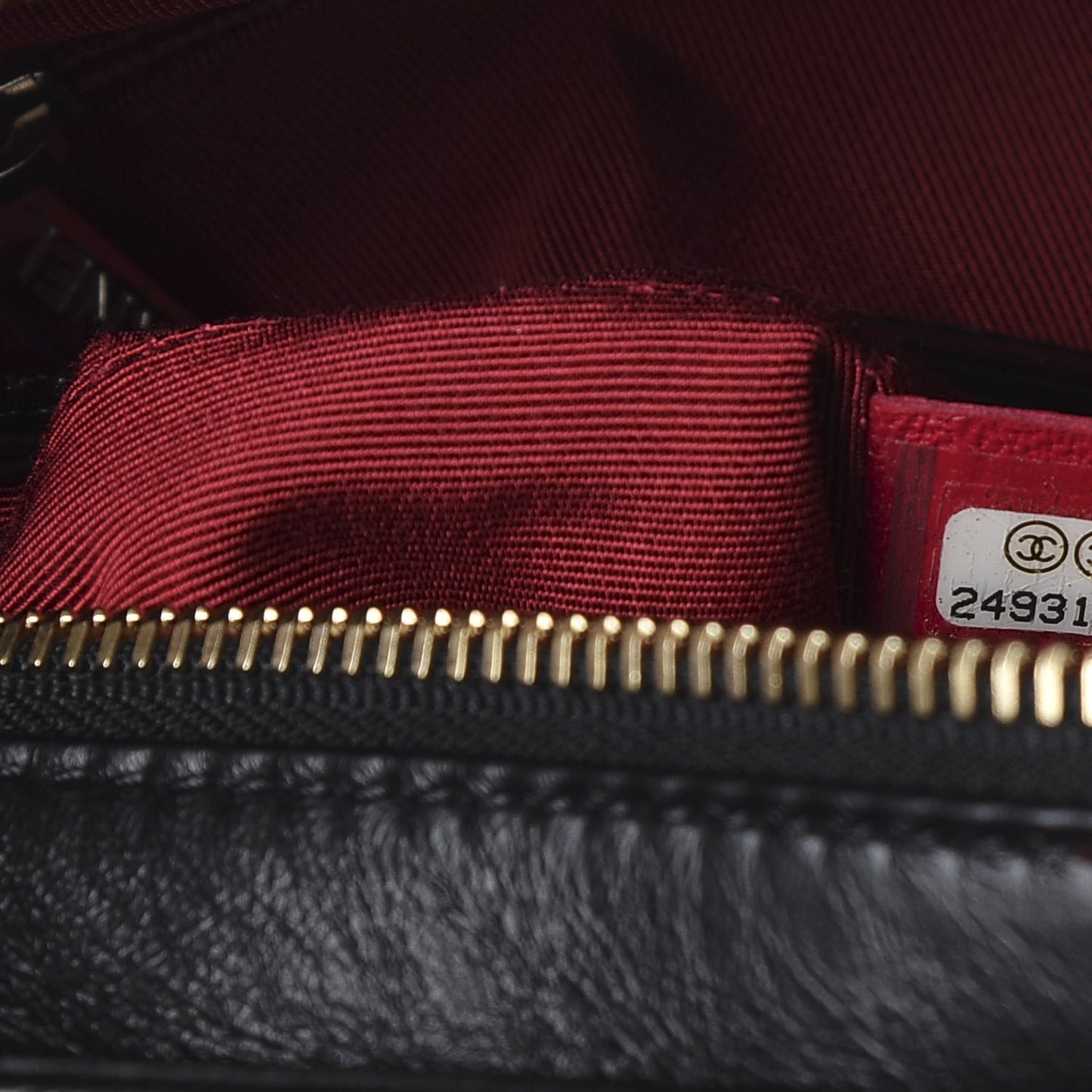 Aged Calfskin Quilted Medium Gabrielle Hobo Black