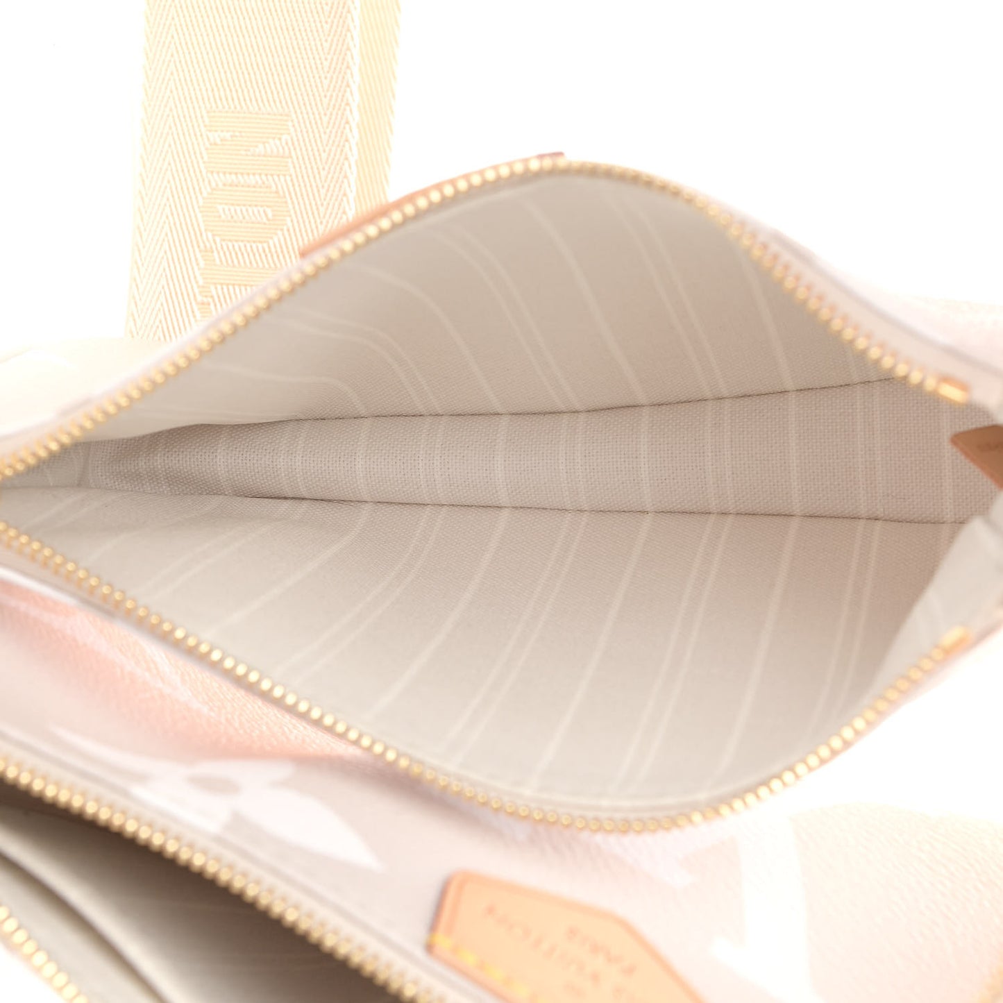 Monogram Giant By The Pool Multi Pochette Accessories Brume
