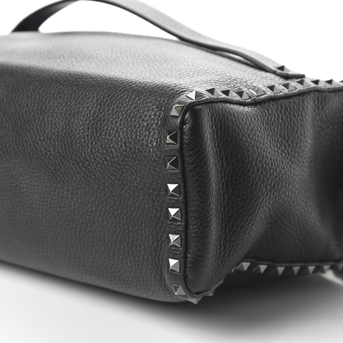 Pebbled Calfskin Rockstud Messenger Black