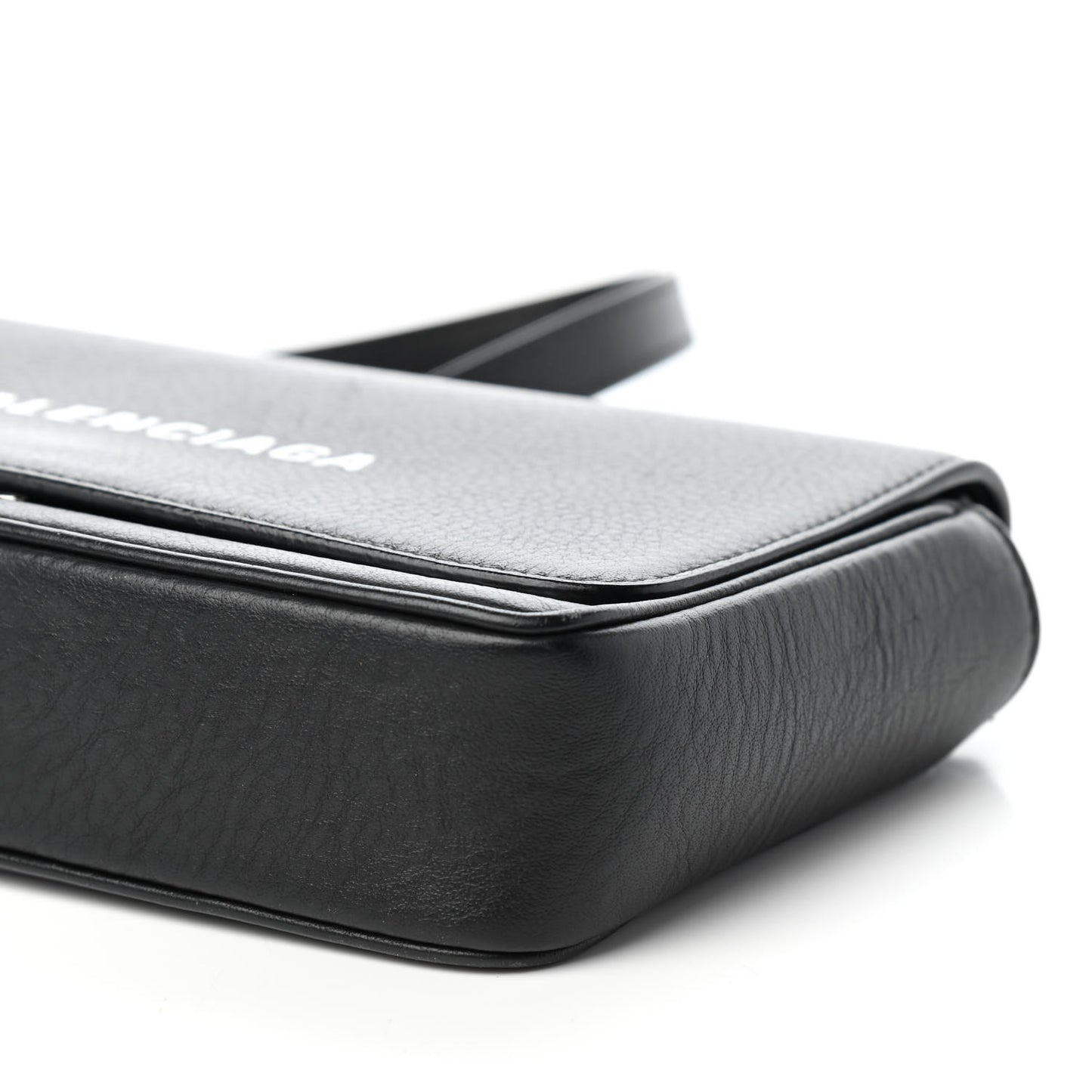 Pebbled Calfskin Logo Everyday Flap Chain Wallet Black