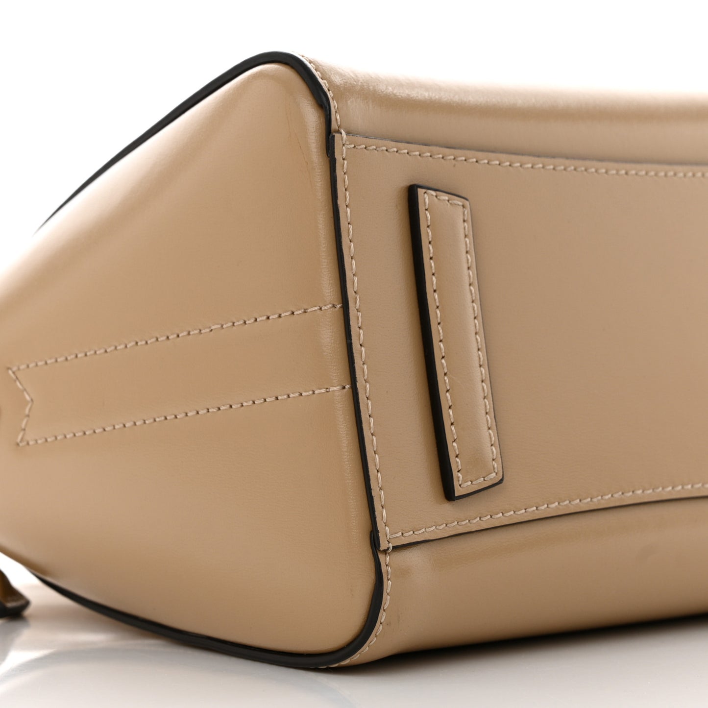 Shiny Lord Calfskin Mini Antigona Nude