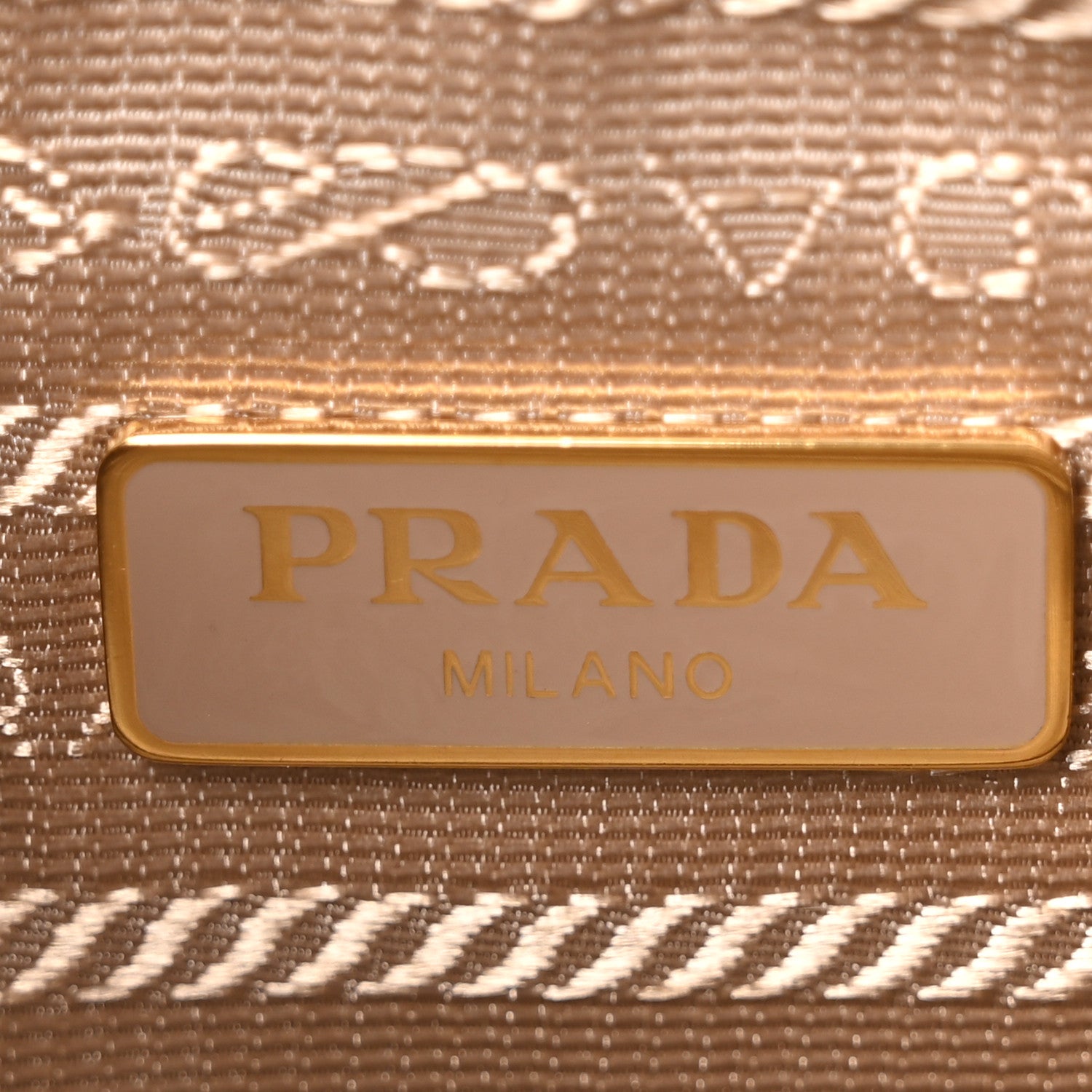 Prada Saffiano Lux Re-Edition 2005 Shoulder Bag Cammeo 6 of 10