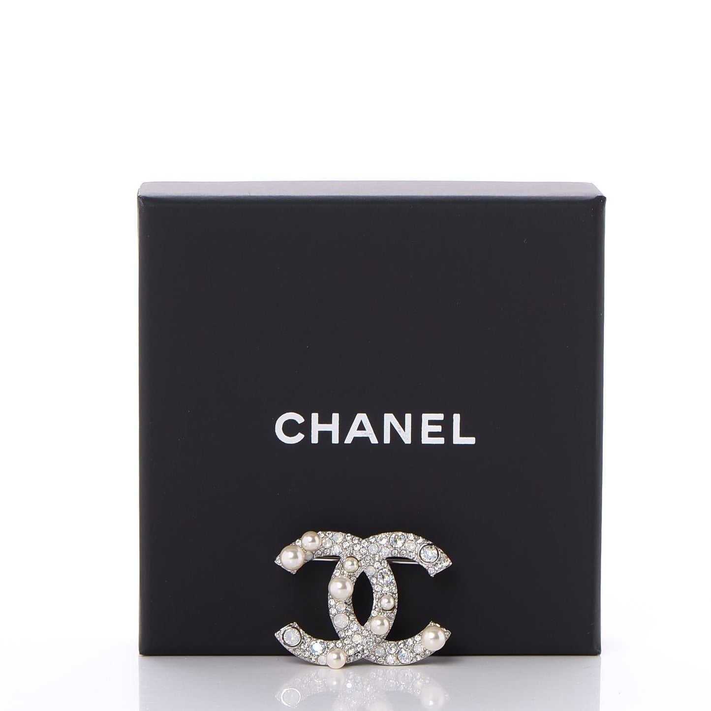 Pearl Crystal CC Mini Brooch Silver