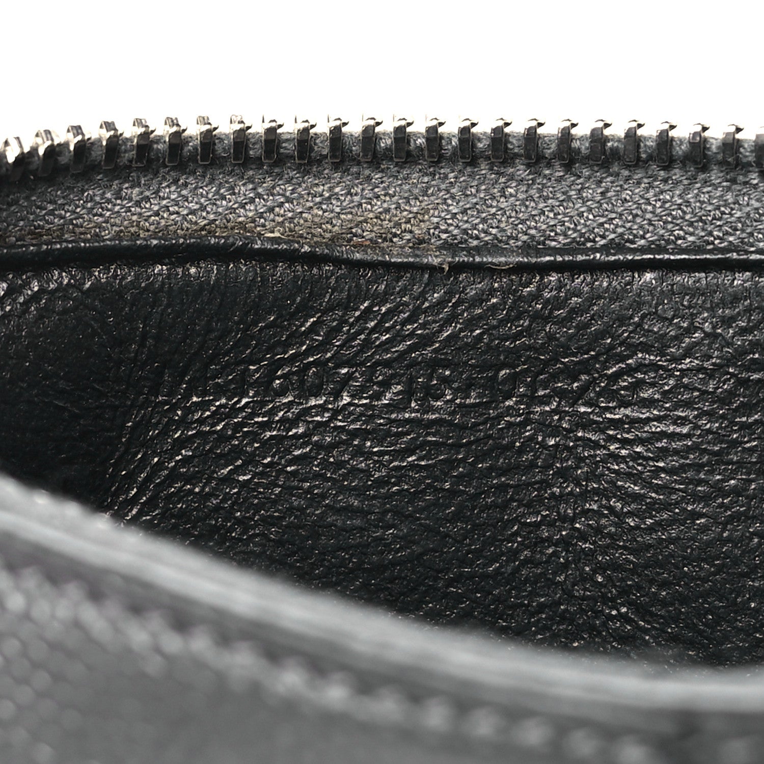Saint Laurent Grain De Poudre Matelasse Chevron Monogram Fragments Zippered Card Case Fog 7 of 9
