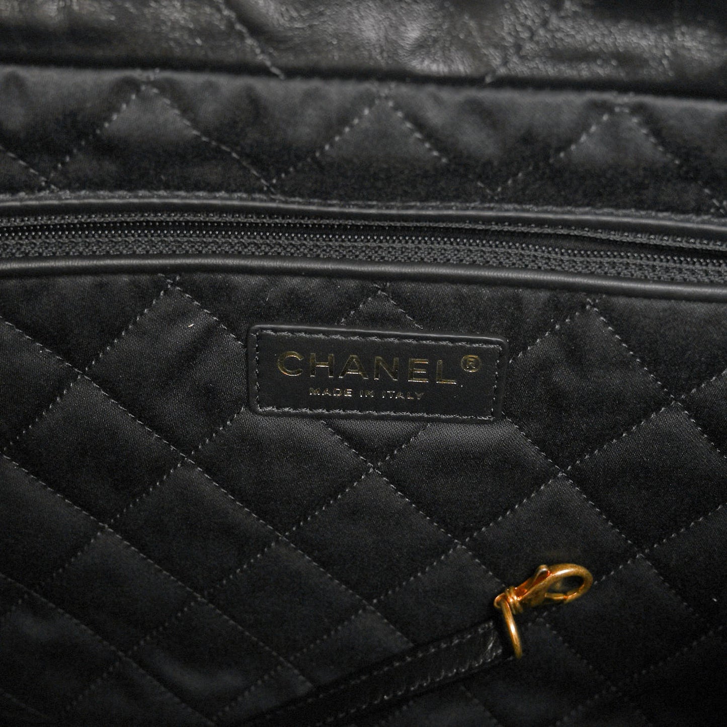 Shiny Calfskin Quilted Small Chanel 22 Black