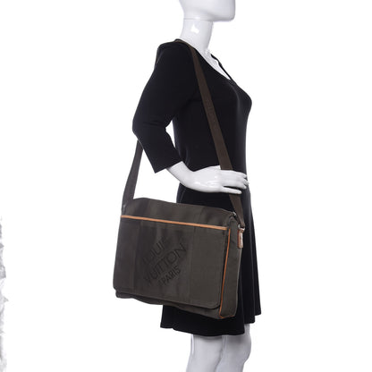 Louis Vuitton Damier Geant Messenger Bag Sable 2 of 11