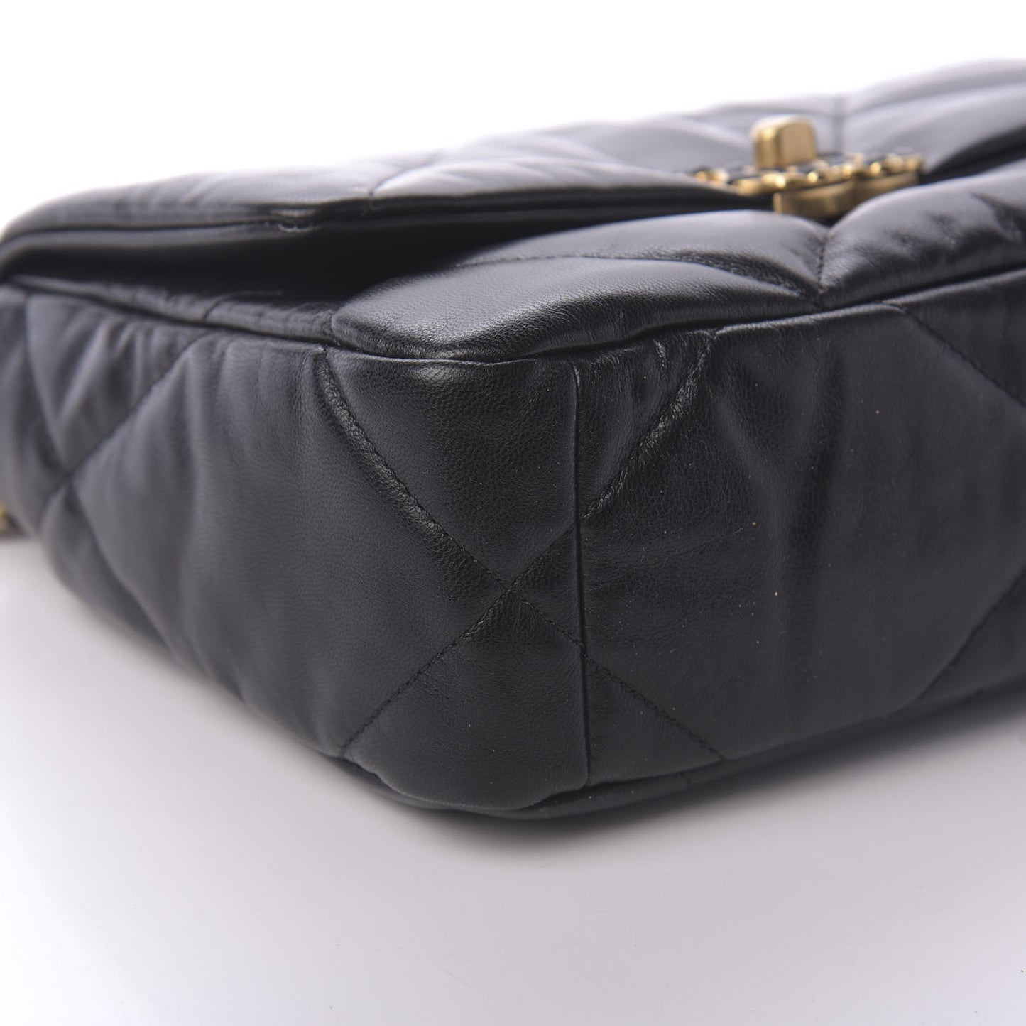 Lambskin Quilted Medium 19 Flap Black