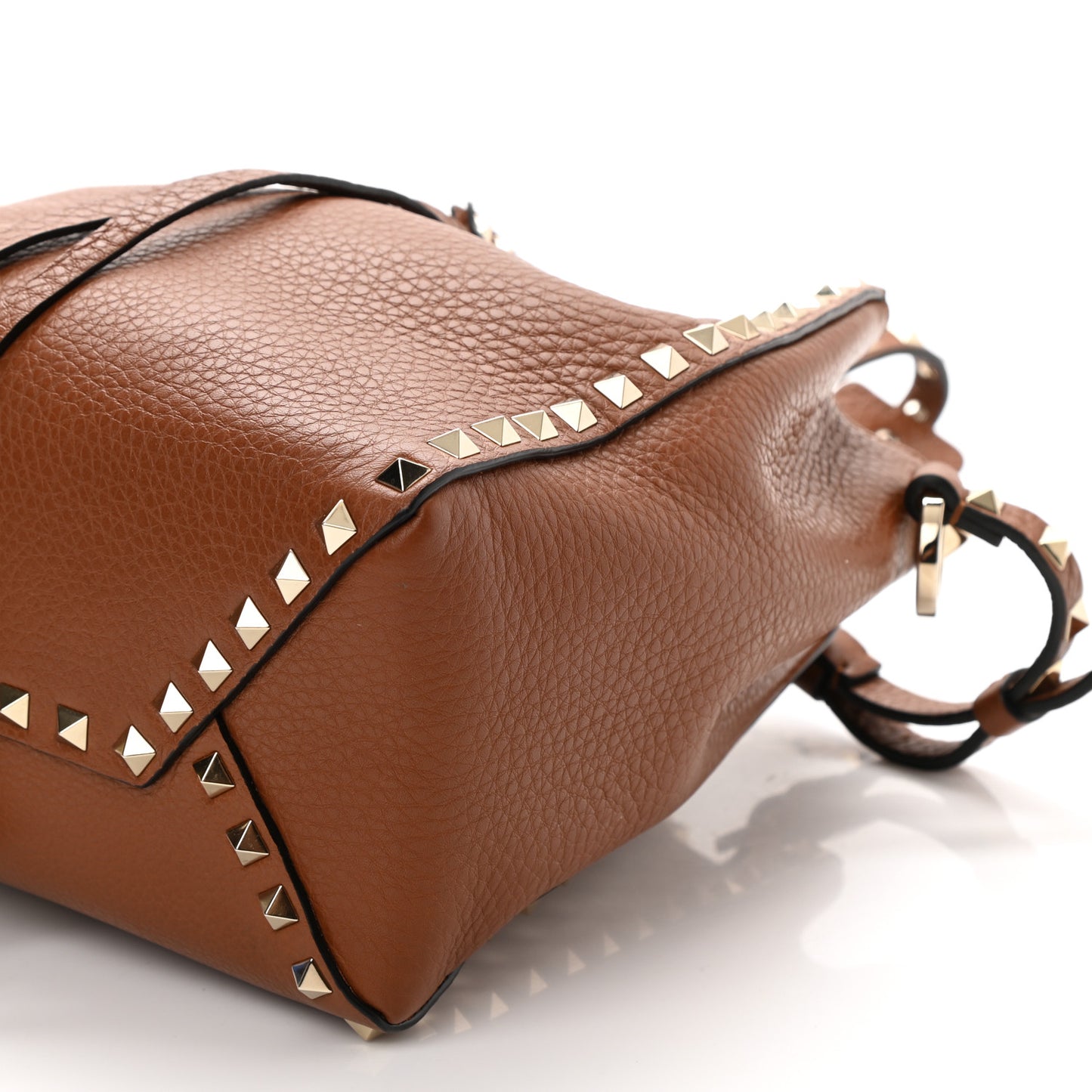 Grained Calfskin Rockstud Bucket Bag Saddle Brown