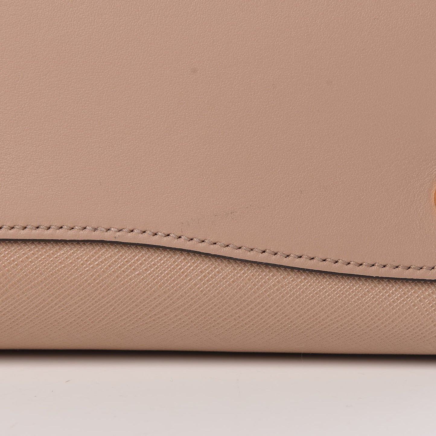 Saffiano City Calfskin Medium Bibliothèque Top Handle Cammeo