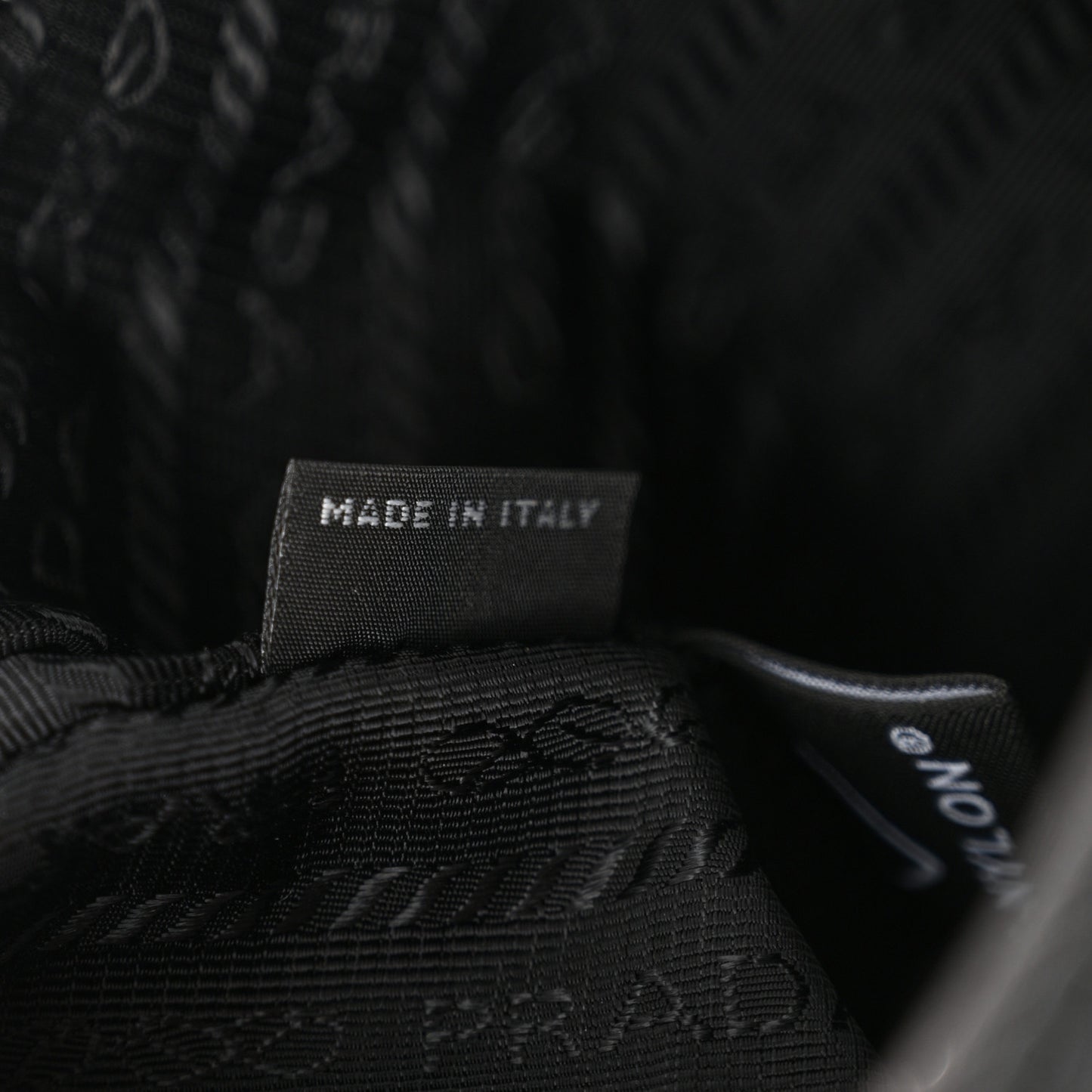 Re-Nylon Saffiano Re-Edition 2005 Shoulder Bag Black