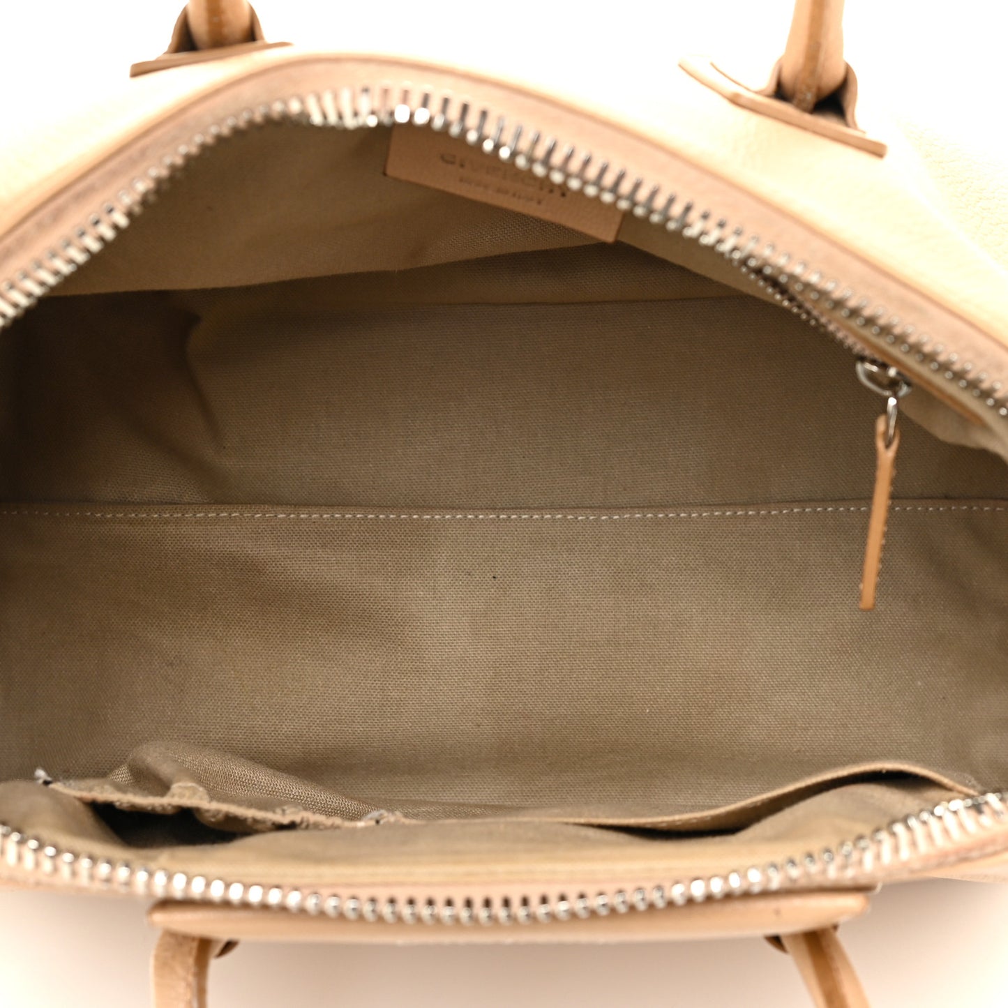 Sugar Goatskin Medium Antigona Medium Beige
