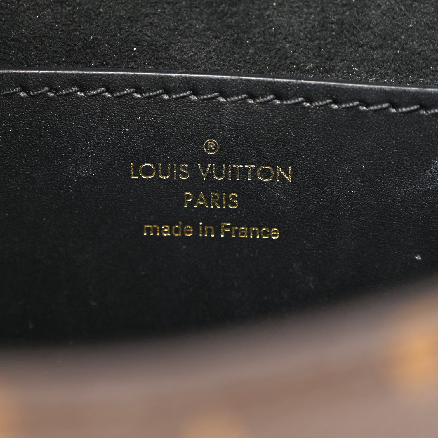 Louis Vuitton Reverse Monogram Tilsitt 6 of 9