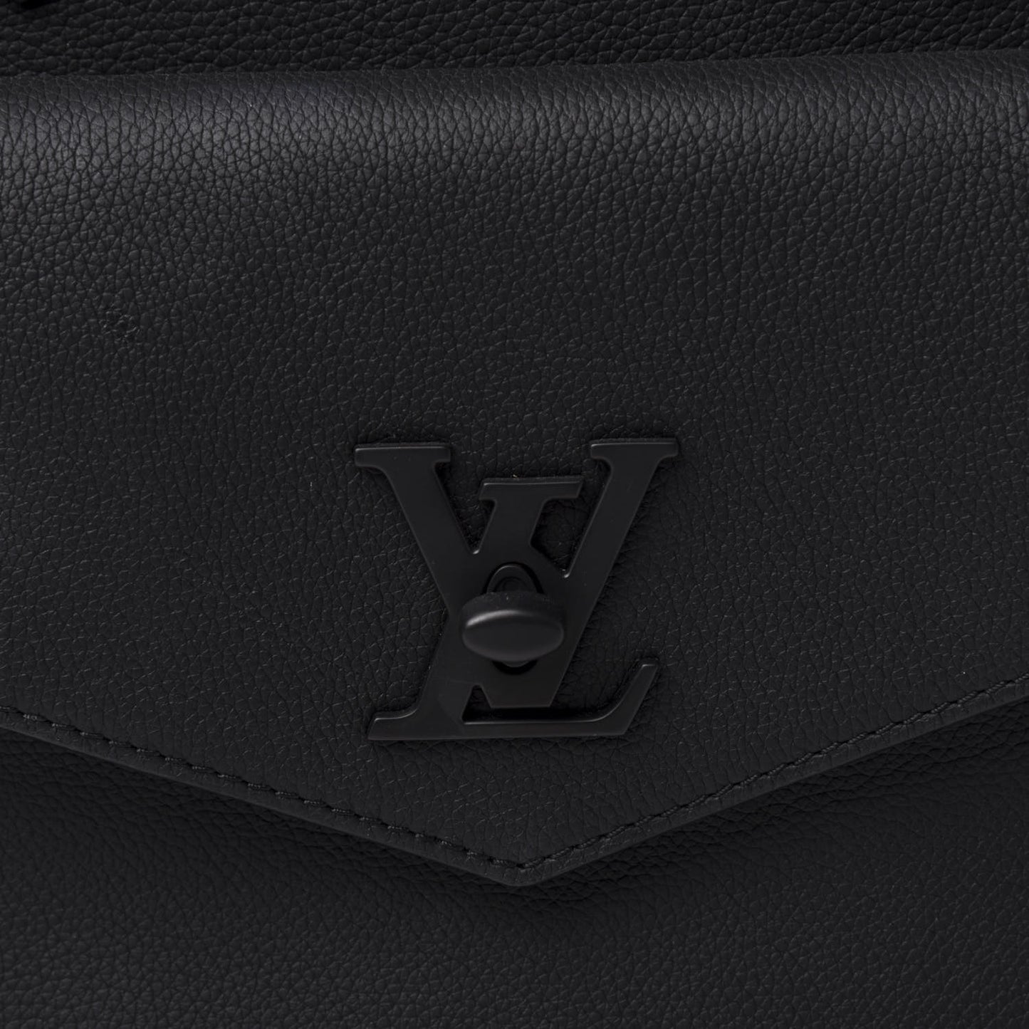 Soft Calfskin Lockme Tote MM Black