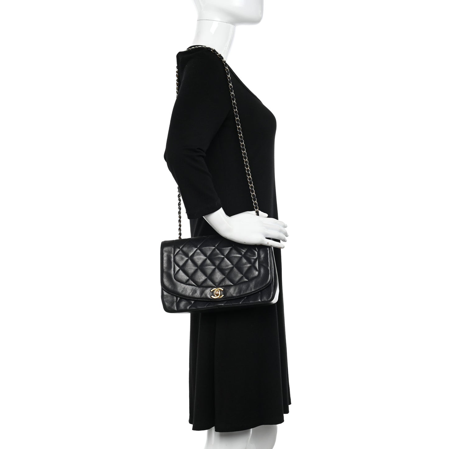 Lambskin Medium Single Flap Black
