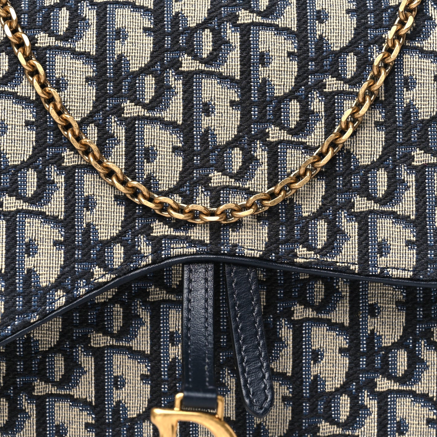 Oblique Saddle Chain Pouch Blue