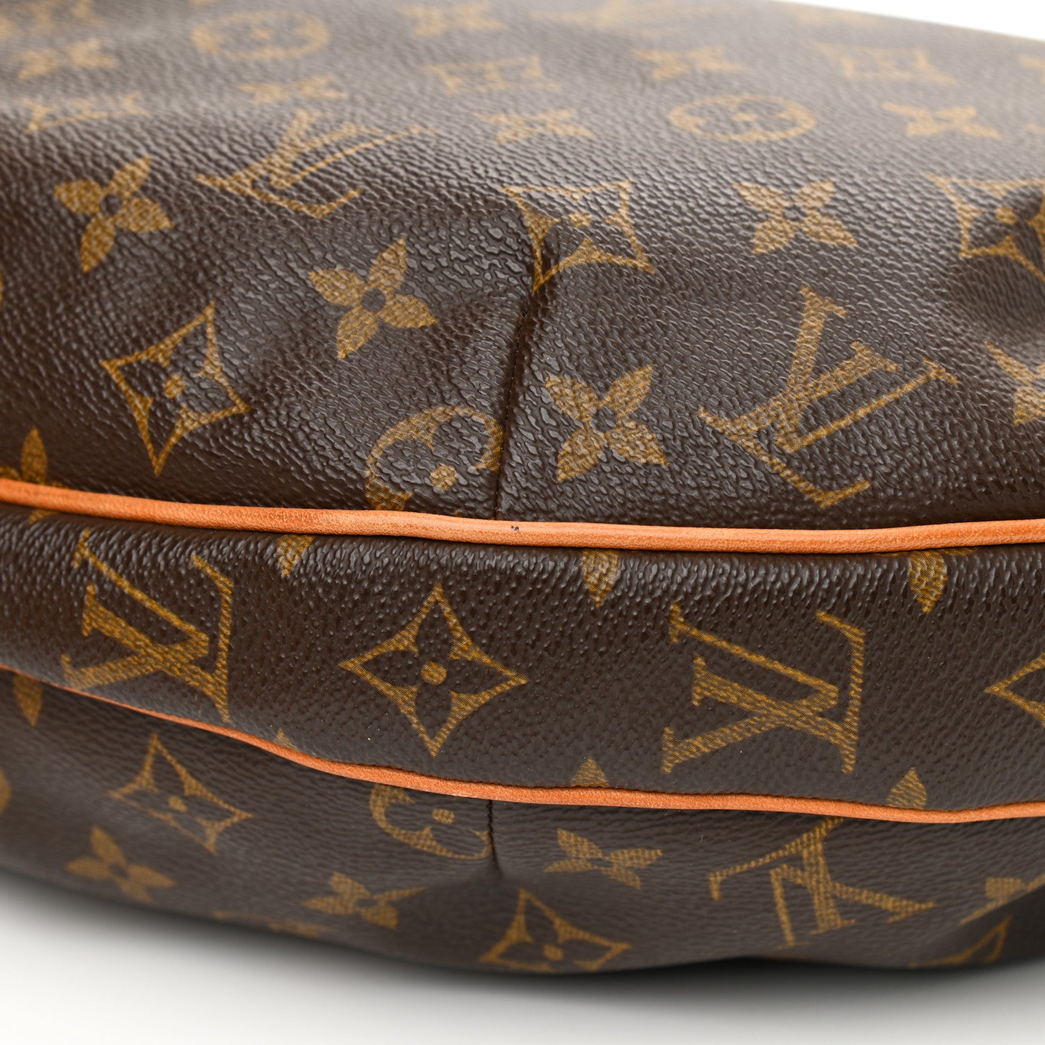 Gucci LOUIS VUITTON Monogram Croissant MM 7 of 7