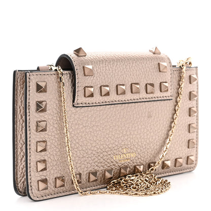 Valentino Garavani Metallic Pebbled Calfskin Rockstud Phone Case With Chain Sasso 3 of 11