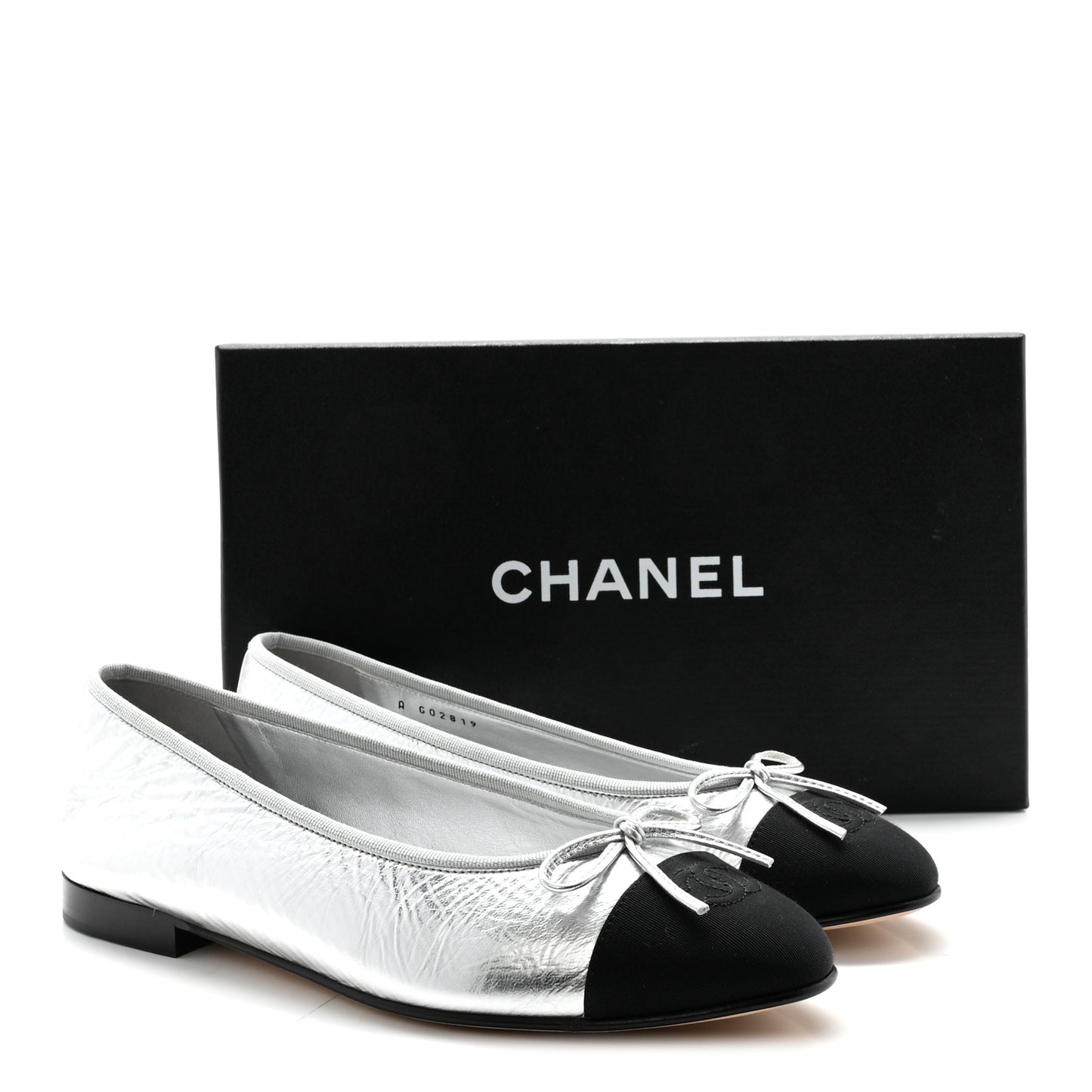 Laminated Crumpled Lambskin Grosgrain Cap Toe CC Ballerina Flats 40 Silver Black