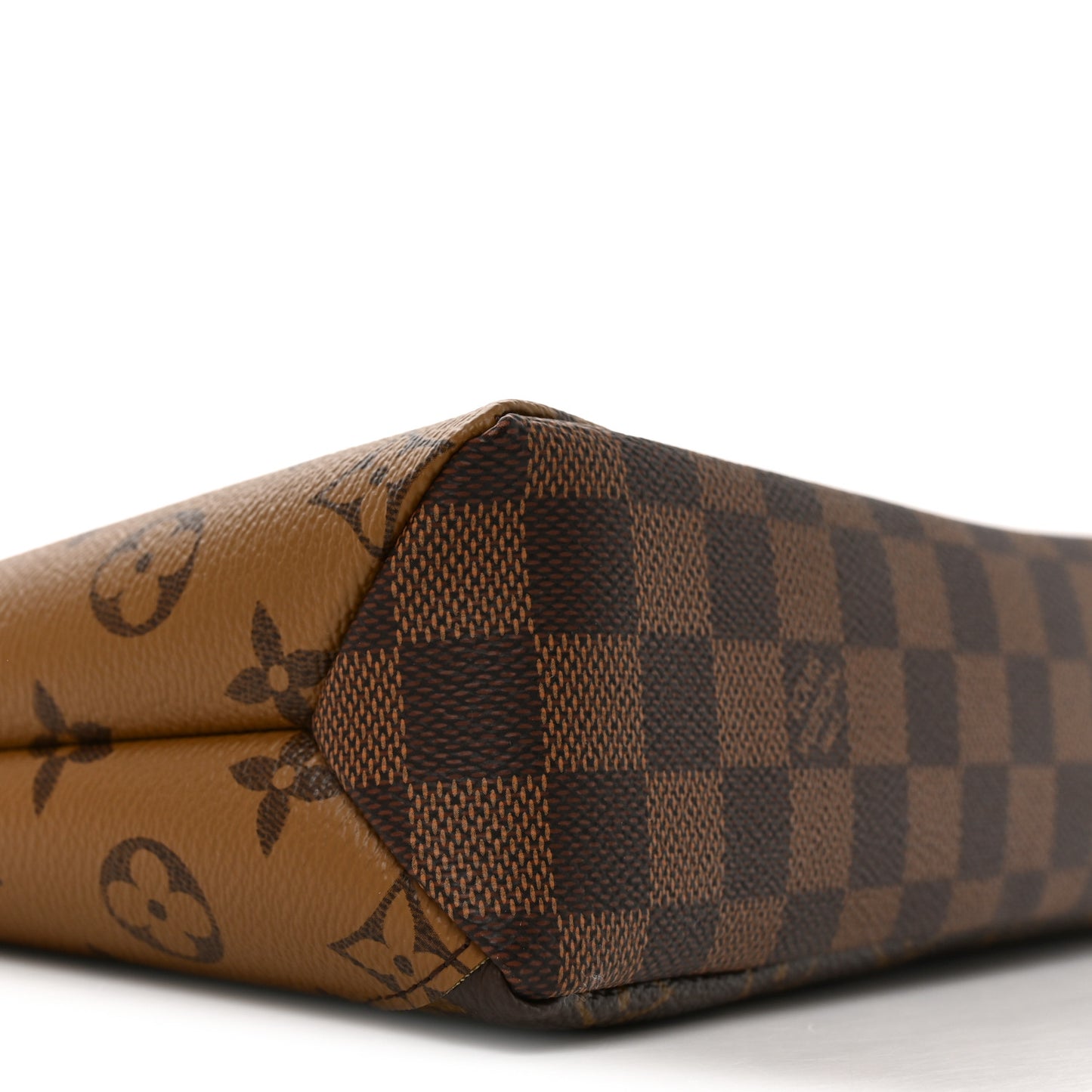Reverse Monogram Drip Pochette Voyage Souple