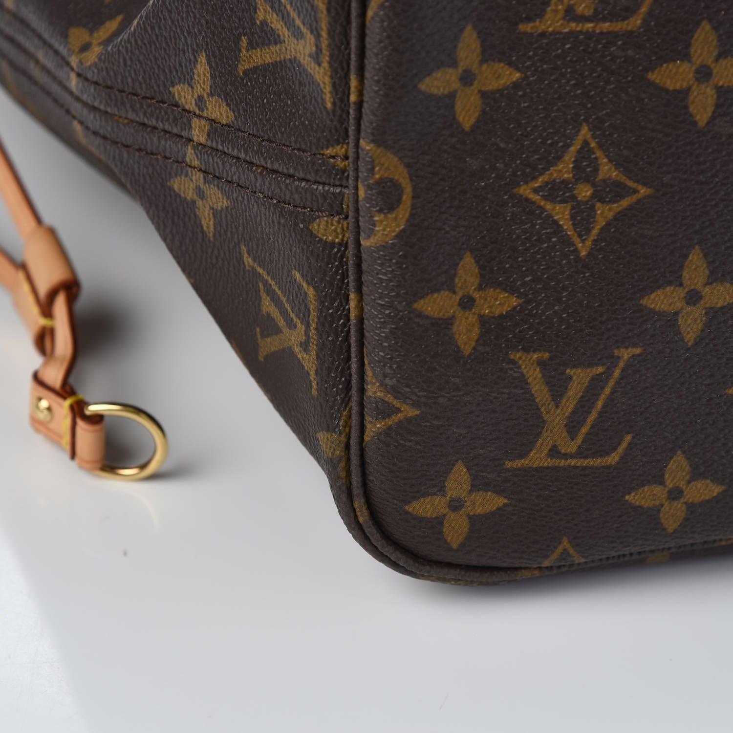 Louis Vuitton Monogram Neverfull MM 13 of 18