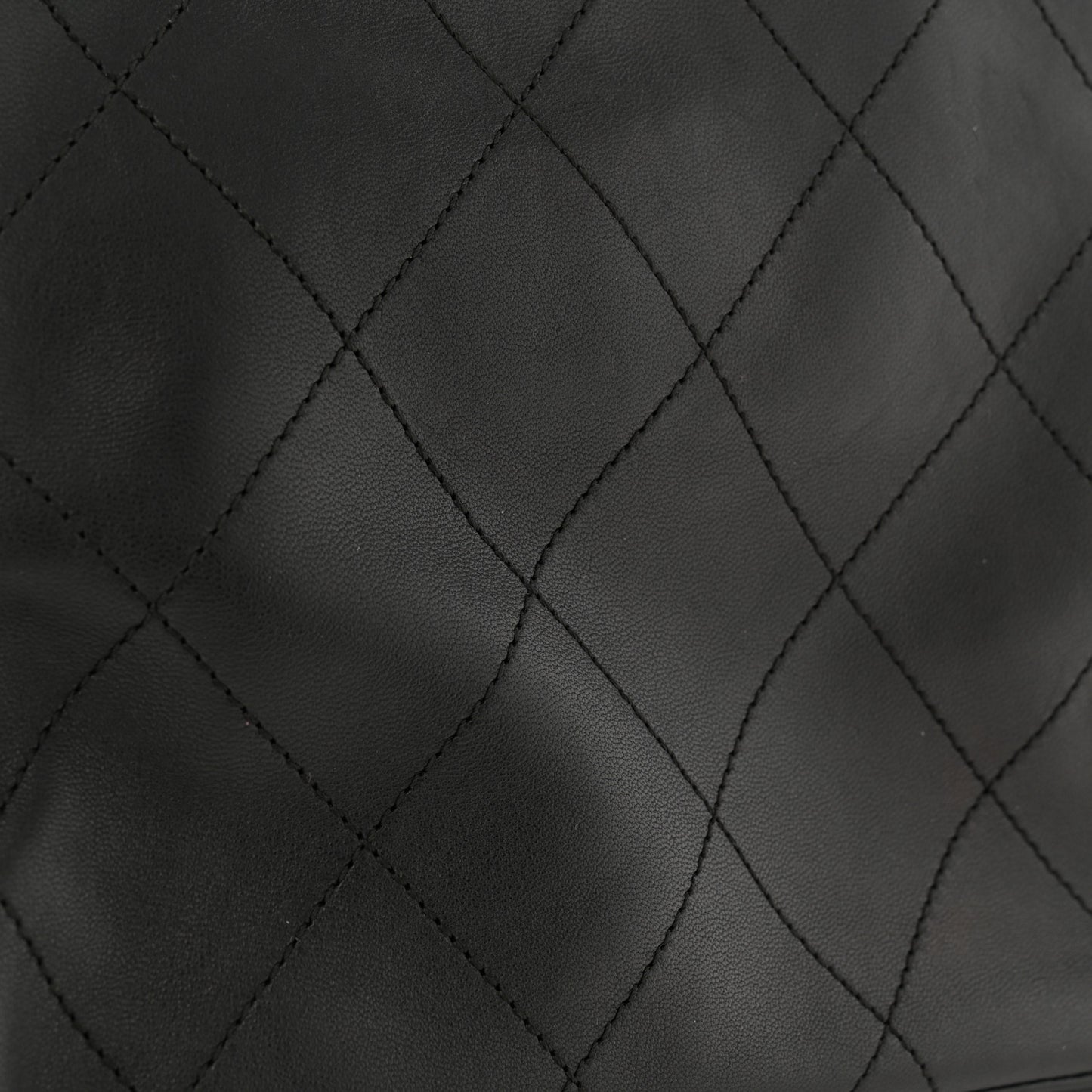 Lambskin Ultimate Soft Frame Bag Black