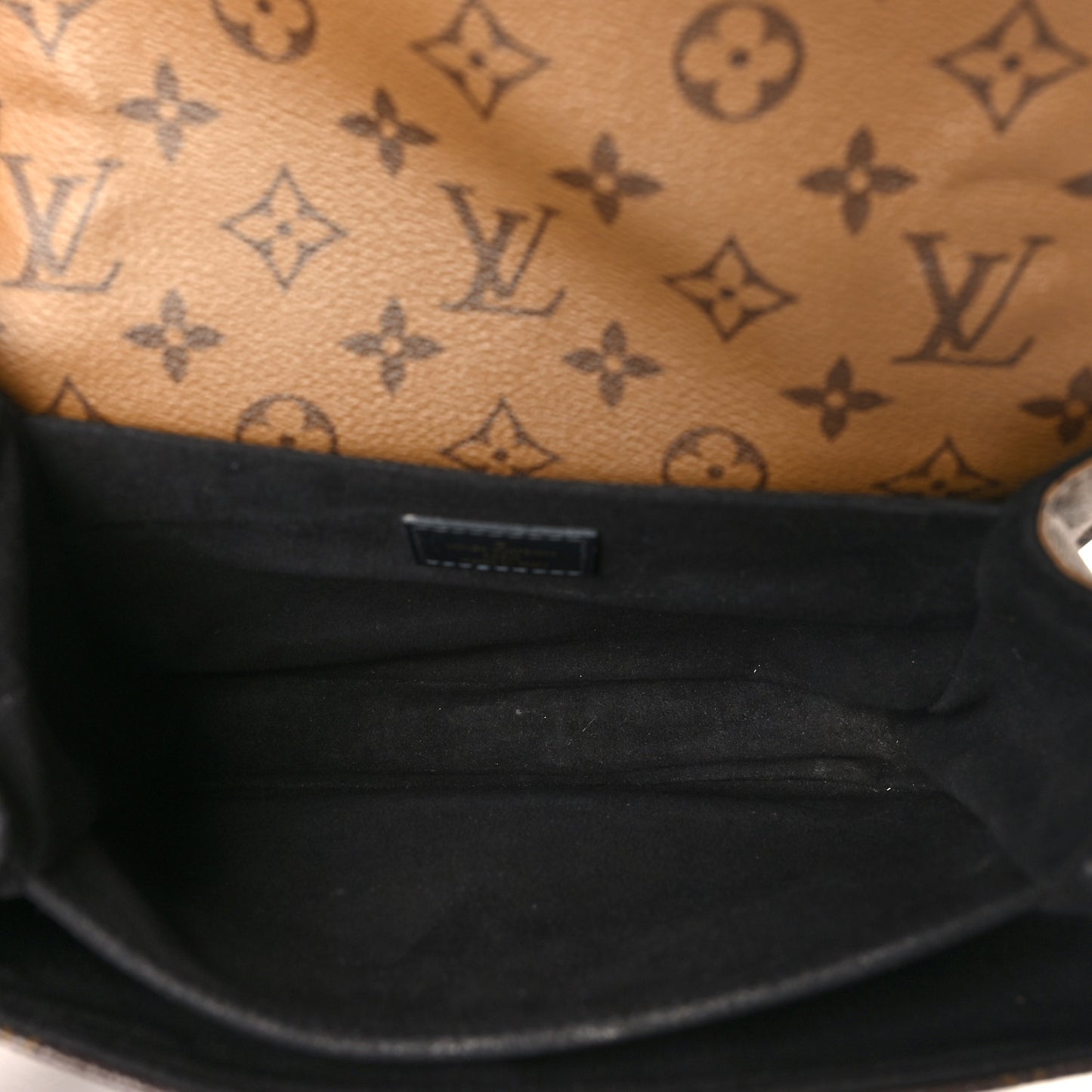 Reverse Monogram Pochette Metis
