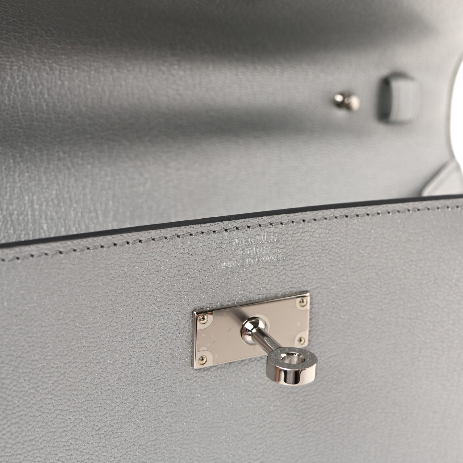 Hermes Metallic Chevre Chamkilight Kelly Wallet To Go Argent 6 of 10