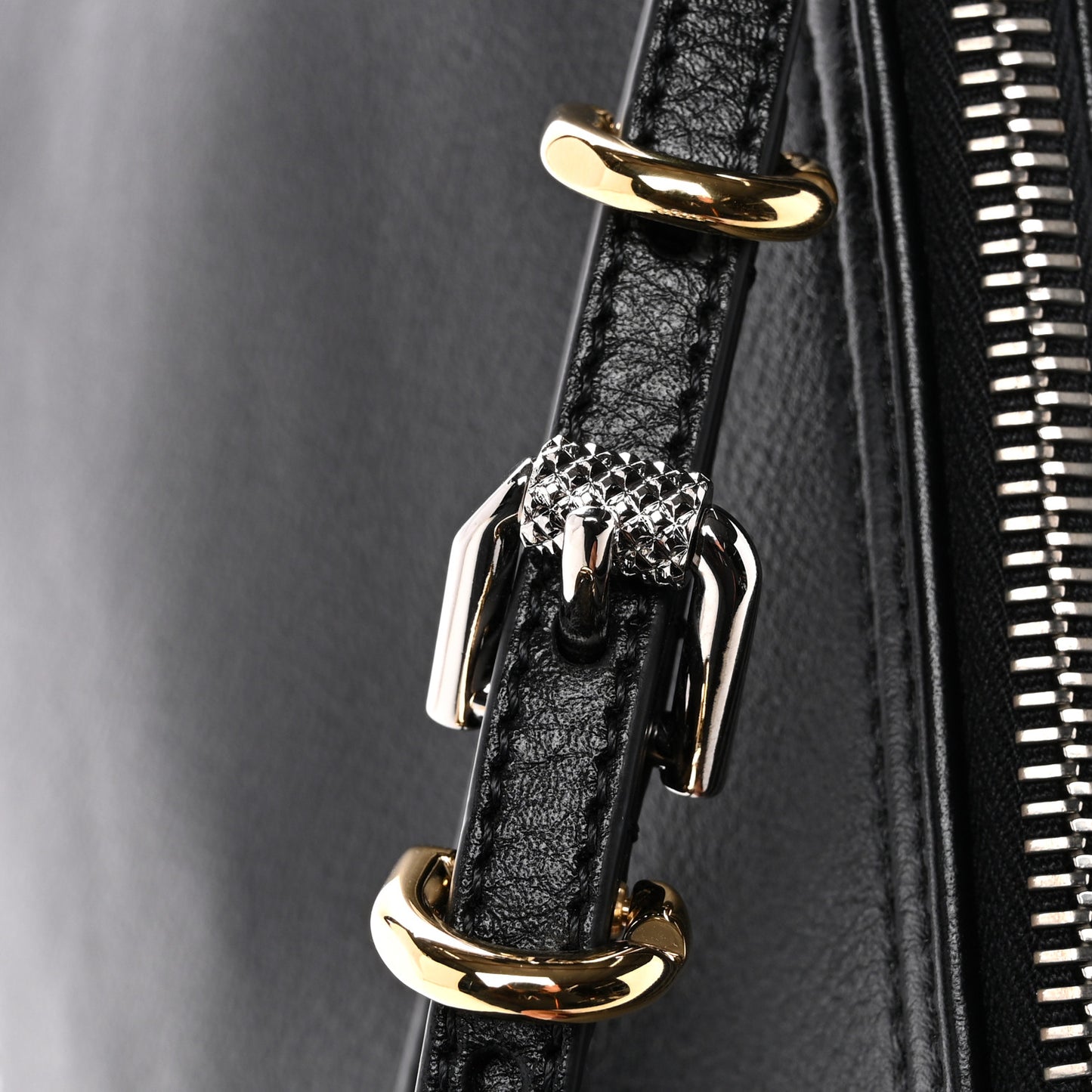Calfskin Voyou Pouch Black