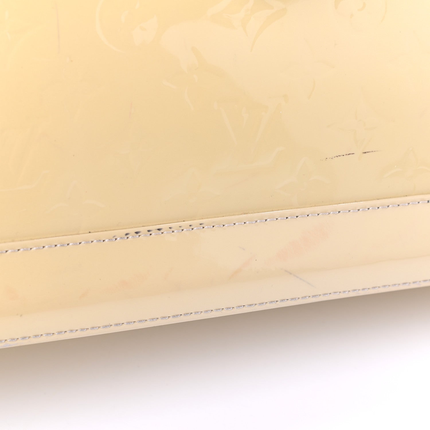 Louis Vuitton Vernis Alma GM Blanc Corail 10 of 12