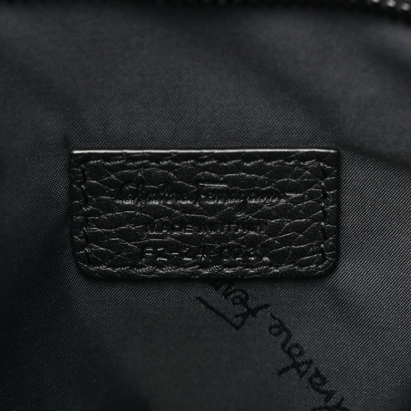 Grained Calfskin Messenger Black