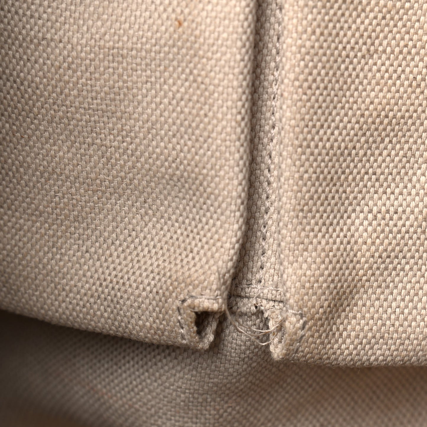 Metallic Pebbled Calfskin Medium Soho Chain Shoulder Bag Golden Beige