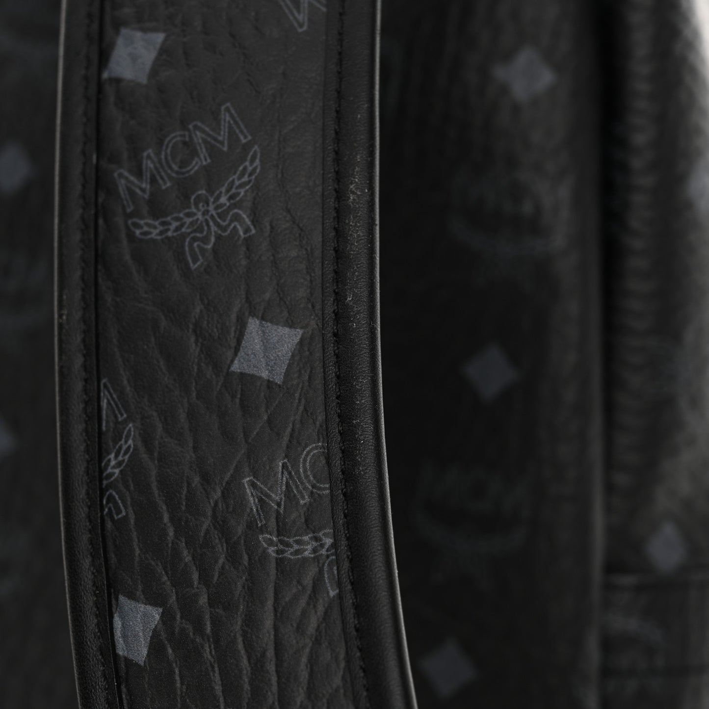Visetos Geo Graffiti Large Stark Backpack Black