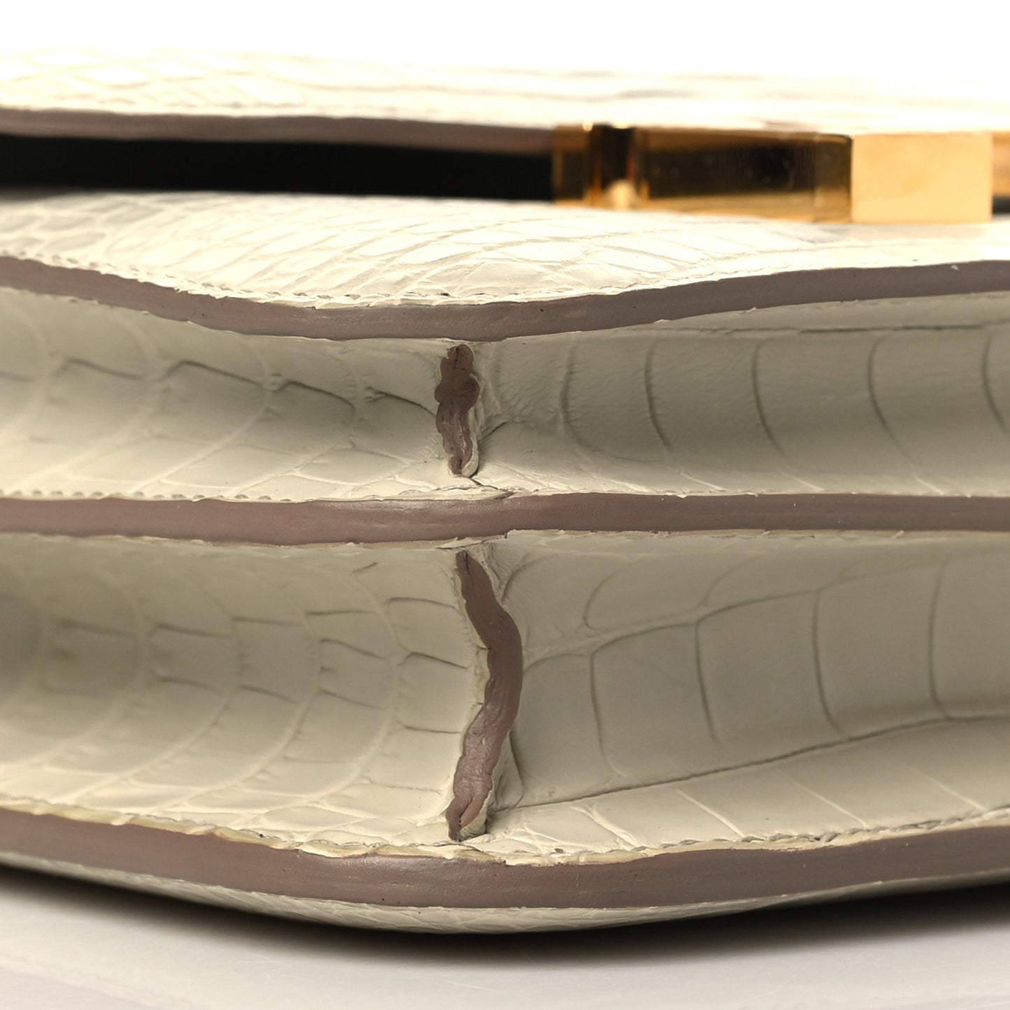 Matte Alligator Constance 18 Beton