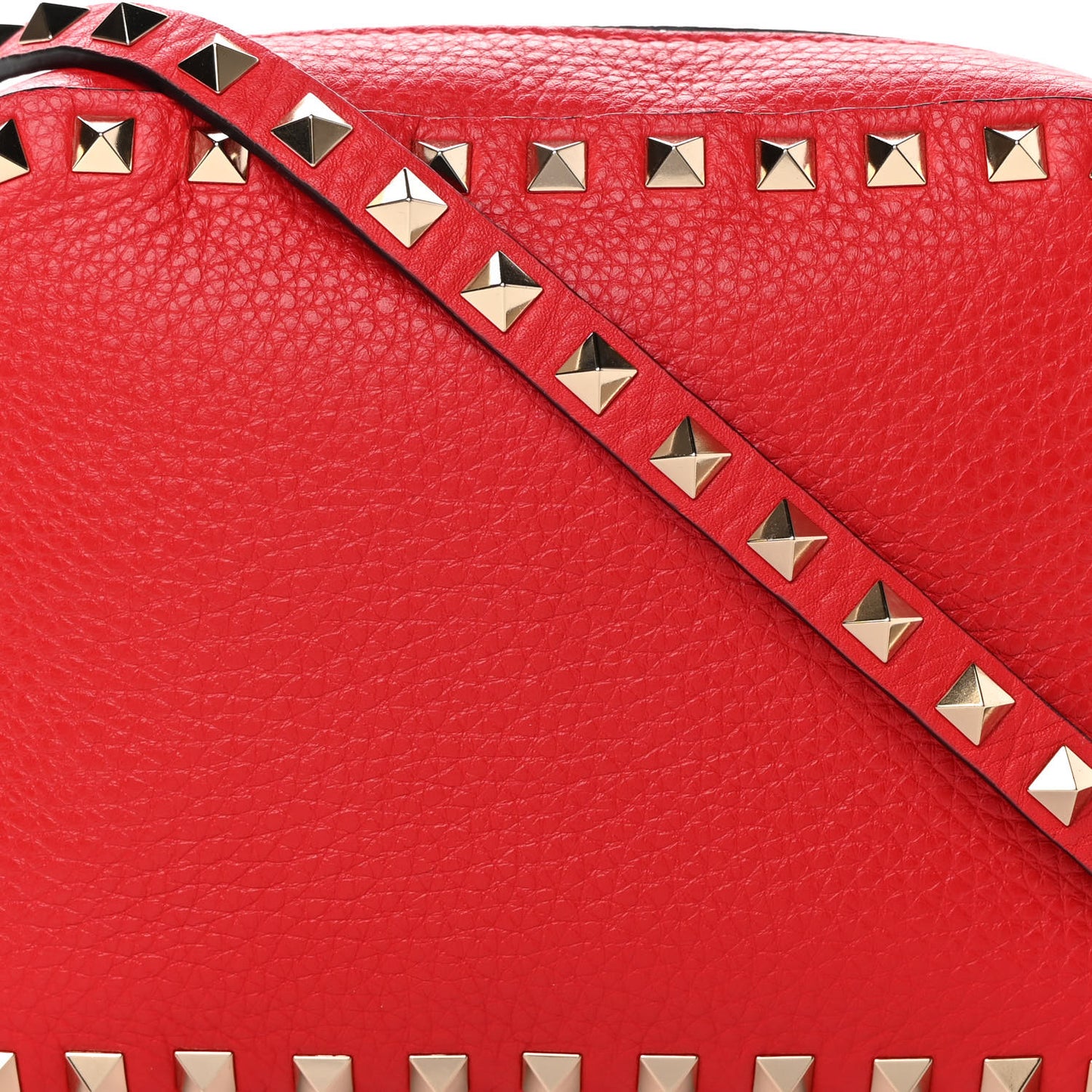 Pebbled Calfskin Rockstud Camera Crossbody Bag Rouge Pur