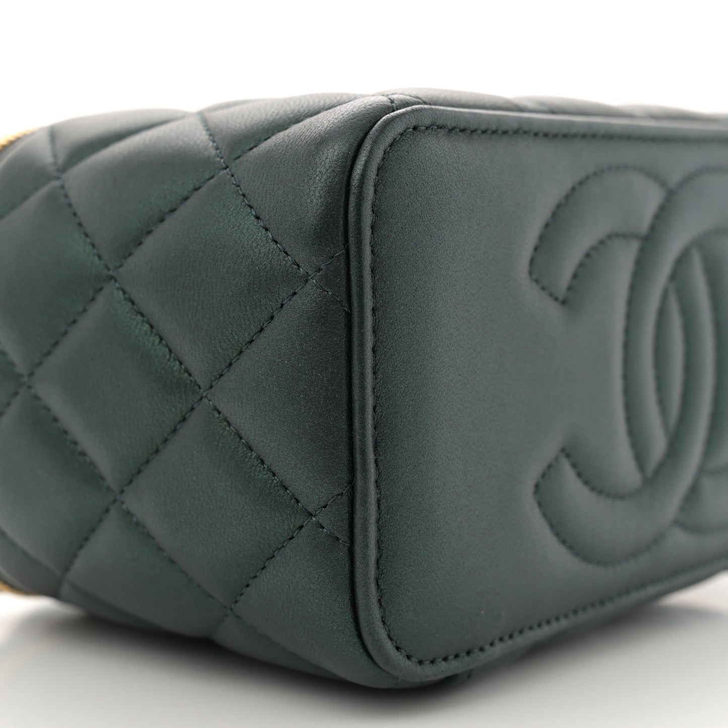 Iridescent Lambskin Quilted Small Top Handle Vanity Case With Chain Green