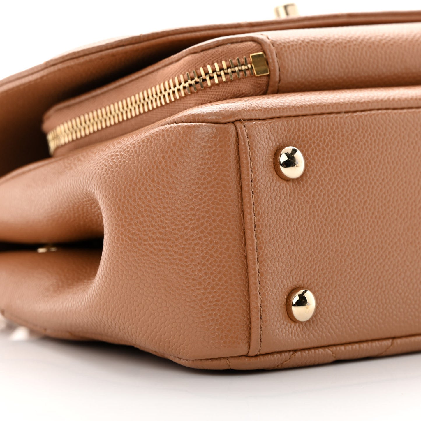 Caviar Quilted Medium Business Affinity Flap Brown