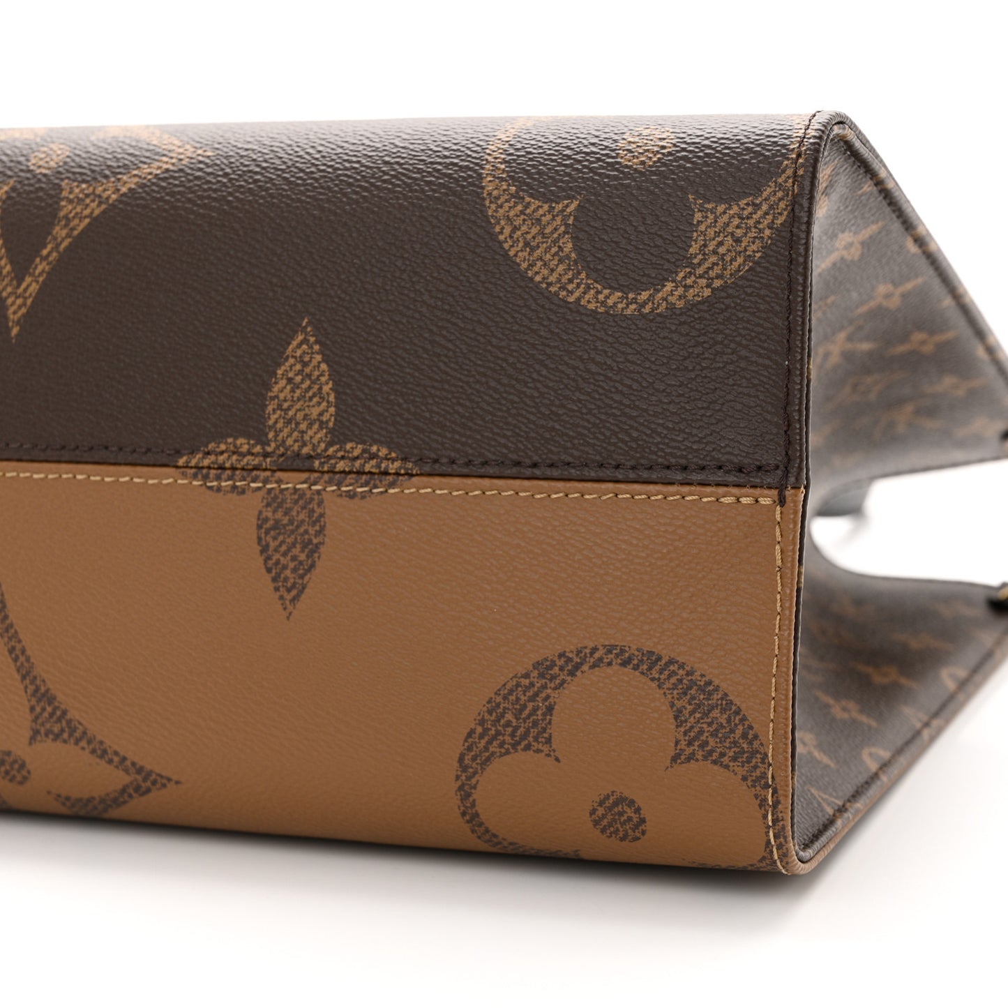 Reverse Monogram Giant Onthego MM